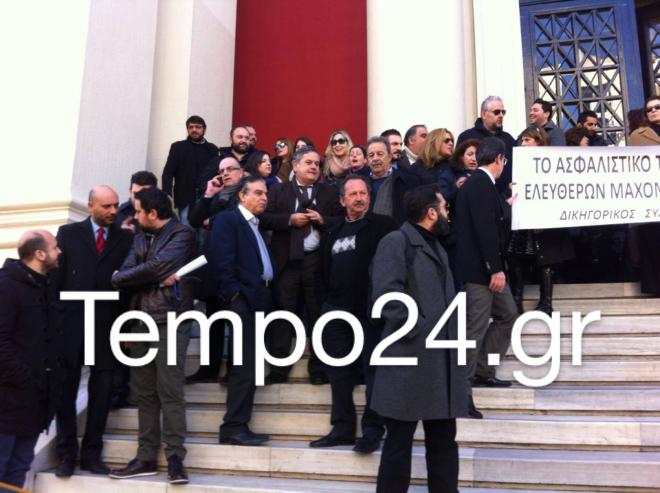 Ελάτε να διαδηλώσουμε