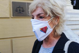 Ο ΣΥΡΙΖΑ έφτιαξε μάσκες!