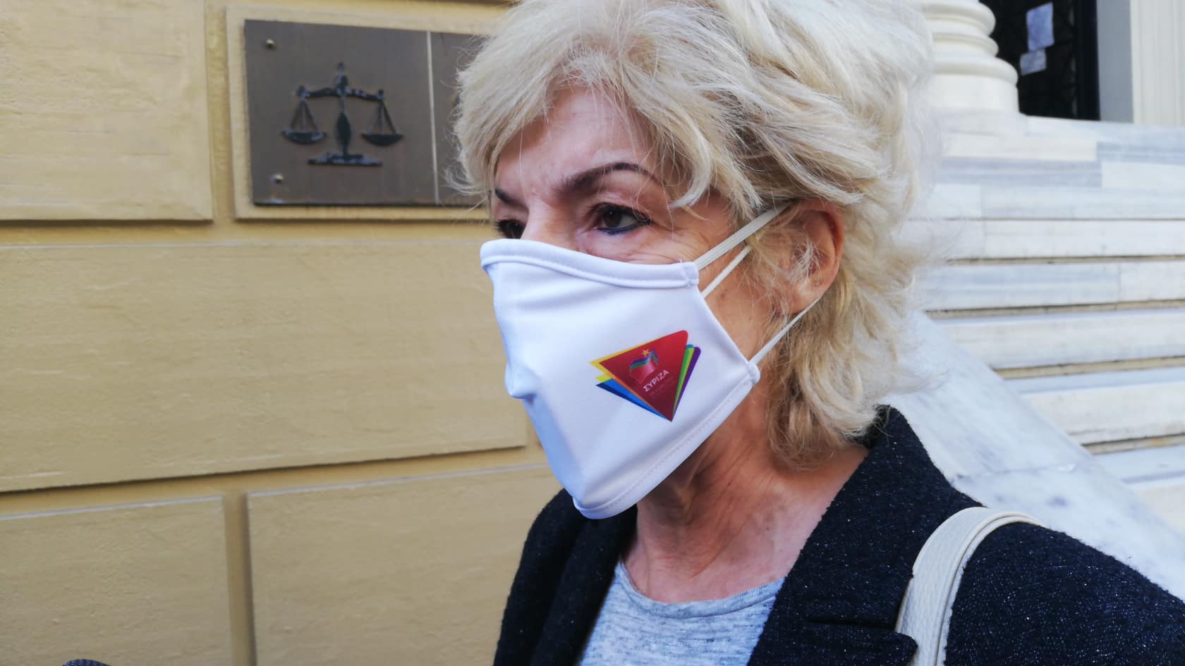 Ο ΣΥΡΙΖΑ έφτιαξε μάσκες!