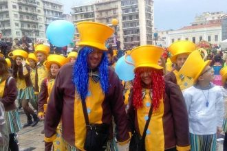 Όλη η πόλη Καρναβάλι - Ποιους γνωστούς Πατρινούς εντοπίσαμε στην Μεγάλη Παρέλαση - ΦΩΤΟΓΡΑΦΙΕΣ