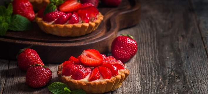 Φτιάξε δροσερή τάρτα με κρέμα και φράουλες του Έκτορα Μποτρίνι