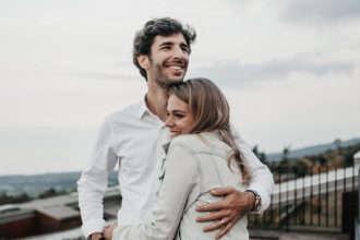 Μήπως ζητάς πολλά από τη σχέση σου; 5 λάθη που κάνεις