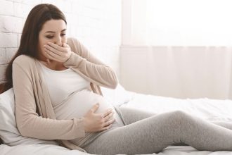 Πρωινές ναυτίες στην εγκυμοσύνη; Αντιμετωπίστε τις πιέζοντας σε αυτό το σημείο του σώματος