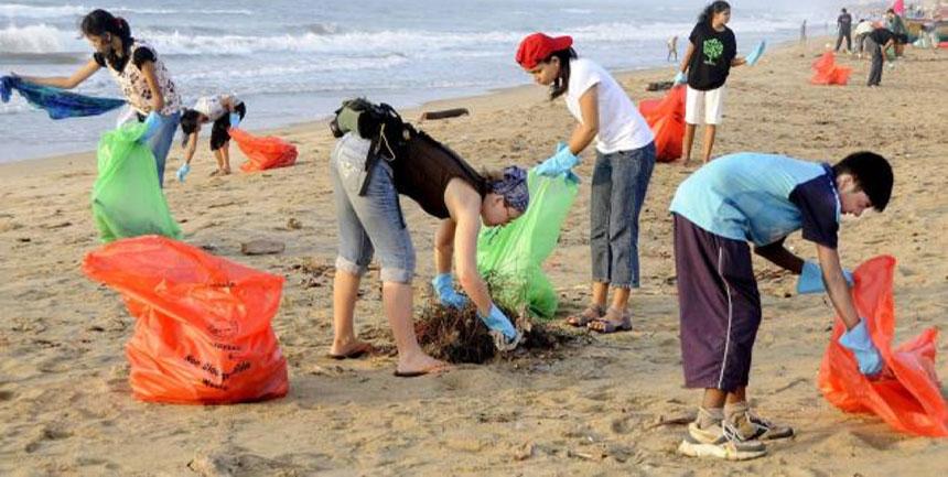 Πάτρα: Εθελοντικός καθαρισμός της παραλίας του Προαστίου Πατρών