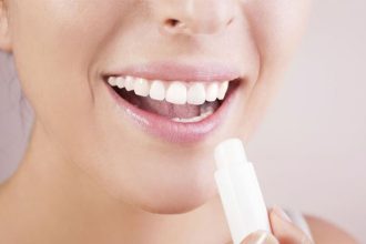 Μήπως έχετε εθιστεί στο lip balm;