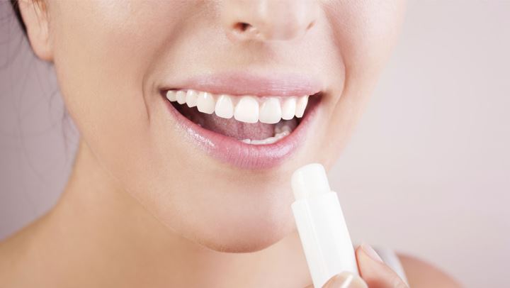 Μήπως έχετε εθιστεί στο lip balm;