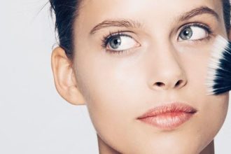 Τα 4 πιο συχνά λάθη που κάνουμε με το μακιγιάζ μας!