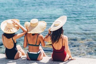 Αυτά είναι τα λάθη που κάνεις με το μαγιό και νιώθεις άβολα στην παραλία