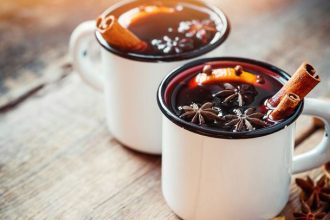 Φτιάξτε το αγαπημένο κρασί των Χριστουγέννων και εντυπωσιάστε!