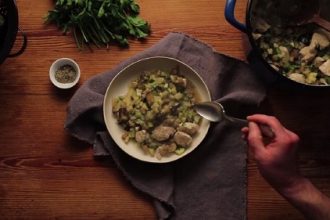 Τουρλού (ρατατούιγ) με κοτόπουλο