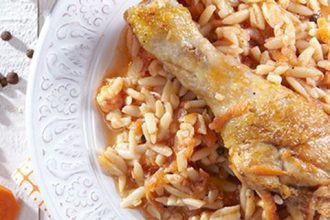 Κοτόπουλο με κριθαράκι στο φούρνο