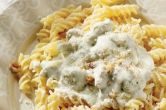 Βίδες με κρεμώδη σάλτσα καρυδιών!