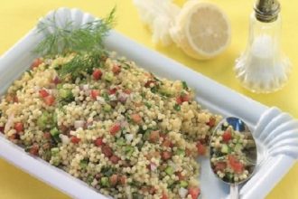 Σαλάτα με κουσκουσάκι και καλοκαιρινά λαχανικά