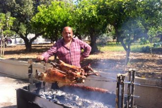 Ψήστης ο Θανάσης Νταβλούρος