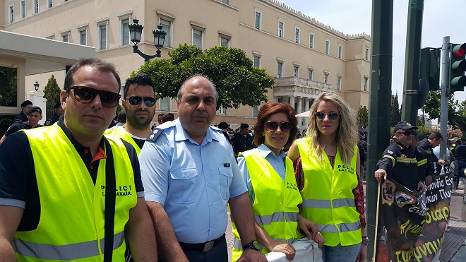 Έξω από τη Βουλή Πατρινοί συνδικαλιστές αστυνομικοί - ΔΕΙΤΕ ΦΩΤΟΓΡΑΦΙΕΣ