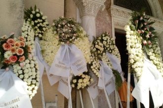 Στεφάνι έστειλε για τη Νίκη ο Π. Καμμένος