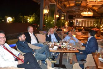 Μεταξύ τυρού και αχλαδιού