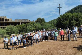 Πλήθος πεζοπόρων στο Παναχαϊκό όρος