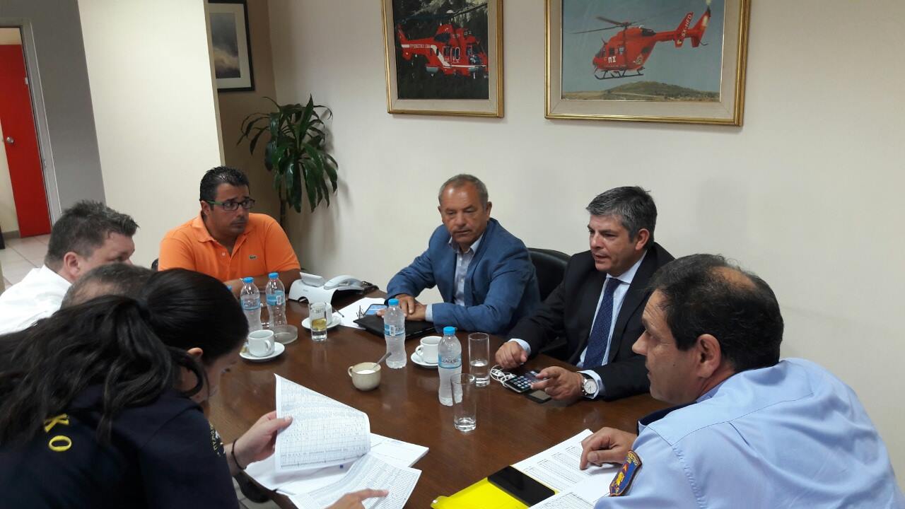 Ο Παπαθεοδώρου στην... Πυροσβεστική - ΔΕΙΤΕ ΦΩΤΟΓΡΑΦΙΕΣ