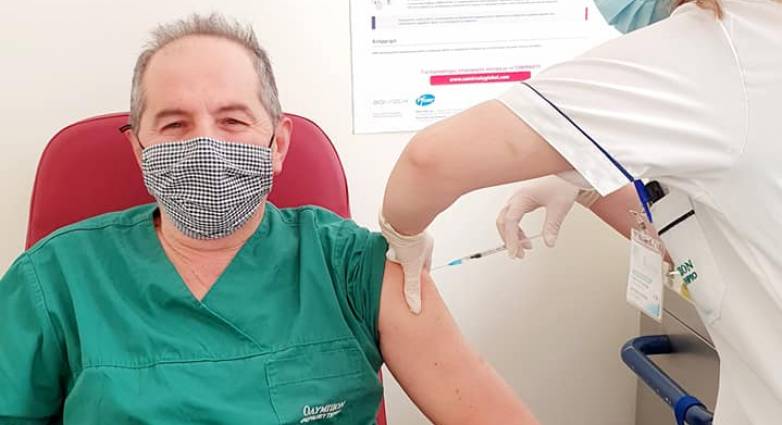 Ο Ανδρέας Νικολάου κατά υγειονομικών που αρνούνται να εμβολιαστούν