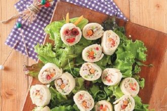 «Σούσι» ρολάκια με κοτοσαλάτα