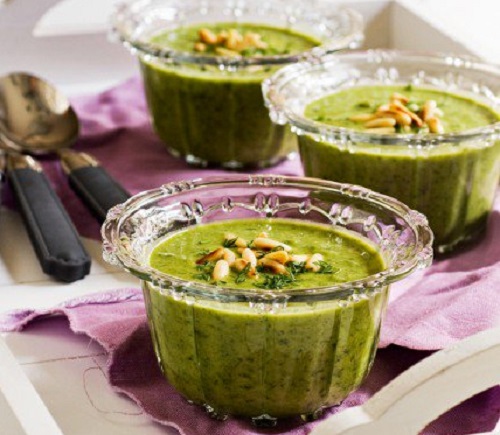 Κρέμα με αρακά και κουκουναρόσπορους