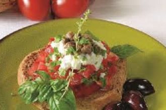 Κρητικός ντάκος με αρωματικά