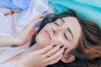 Μπορείς να χρησιμοποιείς την κρέμα ματιών και στις ρυτίδες γύρω από τα χείλη;