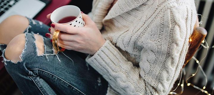 Δείτε το χρώμα βερνικιού που αφαιρεί χρόνια από τα χέρια σας!