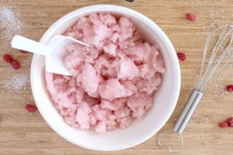 Scrub προσώπου με ρόδι και έλαιο αβοκάντο για full ενυδάτωση!