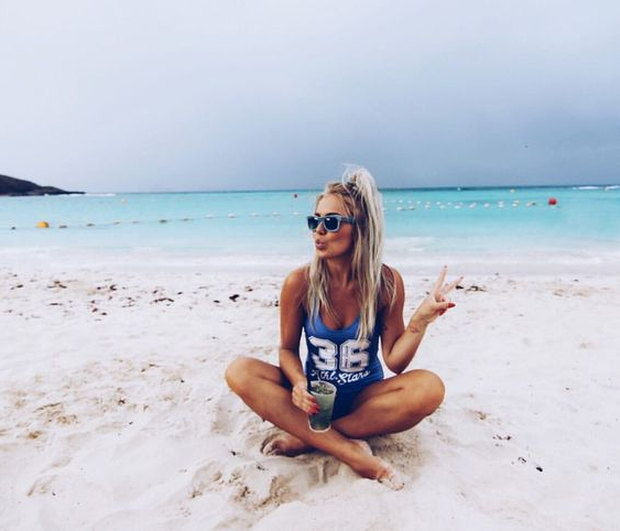 5 πράγματα που ΑΠΑΓΟΡΕΥΕΤΑΙ να κάνεις στην παραλία… για το καλό σου