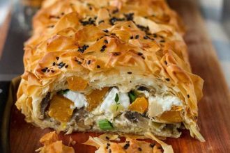 Αλμυρό στρούντελ τυριών και λαχανικών για το γραφείο!