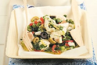 Αρωματική σαλάτα με λαχανικά και ψάρια