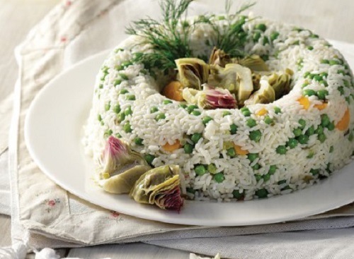 Ανοιξιάτικο πιλάφι με αρακά και αγκινάρες