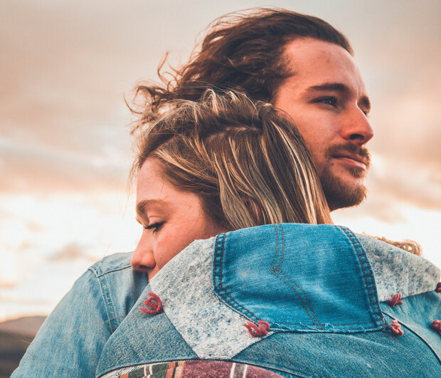 Έρευνα: Αυτή είναι η απρόσμενη συνήθεια όλων των ευτυχισμένων ζευγαριών