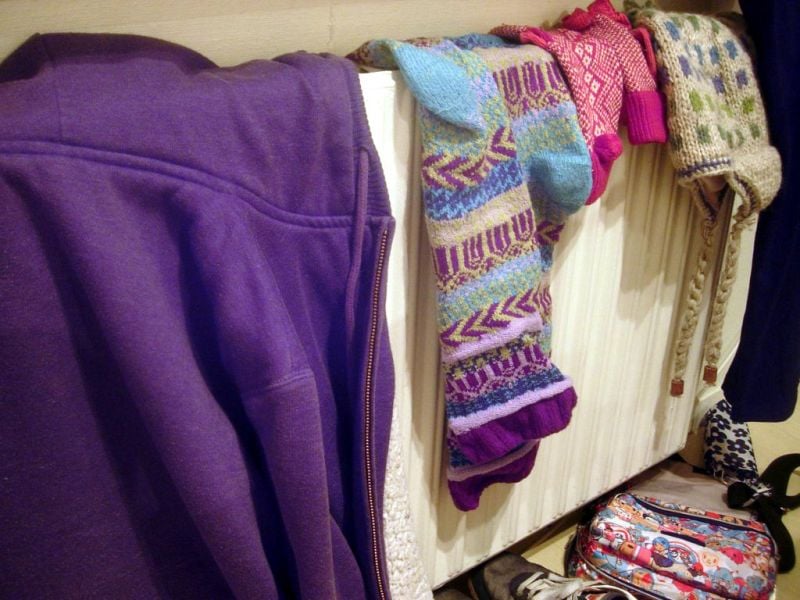 Γιατί δεν πρέπει να στεγνώνουμε τα ρούχα μας στο καλοριφέρ