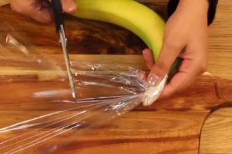 Το κόλπο για να μην μαυρίζουν οι μπανάνες