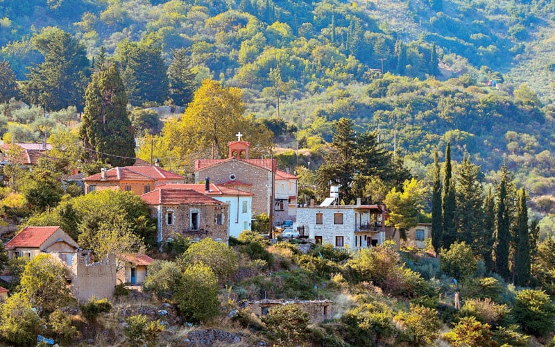Αναπλάσεις κοινοχρήστων χώρων σε οικισμούς του Δήμου Ερυμάνθου