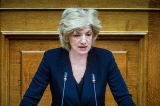 Η Σία Αναγνωστοπούλου θα μιλήσει στην παρουσία του βιβλίου του Ευκλείδη Τσακαλώτου