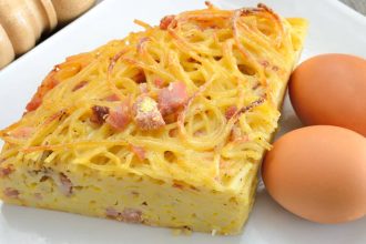 Oμελέτα με σπαγγέτι