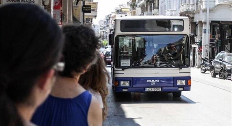 Πάτρα: Τους ζήτησε να κόψουν εισιτήριο και τον πλάκωσαν στο ξύλο