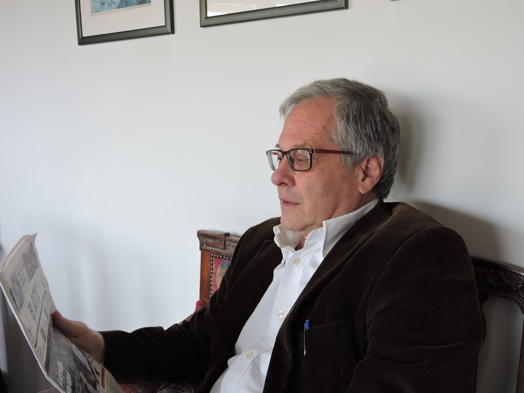 Μυστακοφόρος για ...ένα φεγγάρι ο Κώστας Μάρκου - ΦΩΤΟ