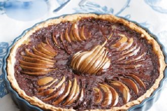 Τάρτα σοκολάτας με μήλο και αχλάδι