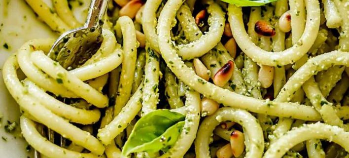 Σπαγγέτι με πέστο σπιτικό