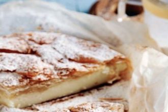 Μπουγάτσα με κρέμα