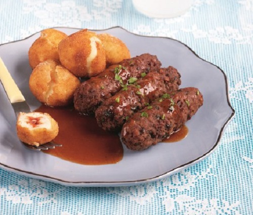 Σουτζουκάκια υπερπαραγωγή με κροκέτες πατάτας