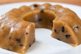 Σιμιγδαλένιος χαλβάς με πορτοκάλι και σταφίδες!