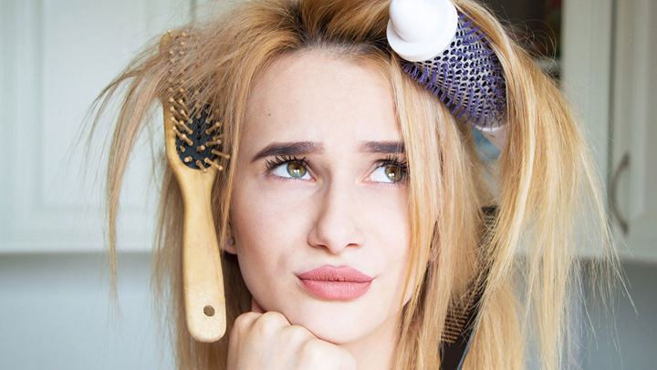 Το κόλπο για να καταλάβετε αν τα μαλλιά σας έχουν φθαρεί