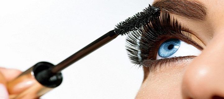 Δες τι να κάνεις αν έχει πήξει η μάσκαρά σου