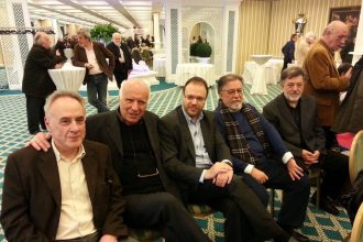 Οι εντιμότατοι φίλοι...